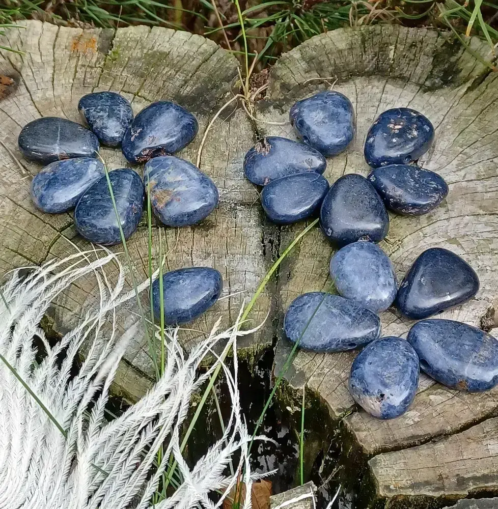 Safír vrtaný valounek