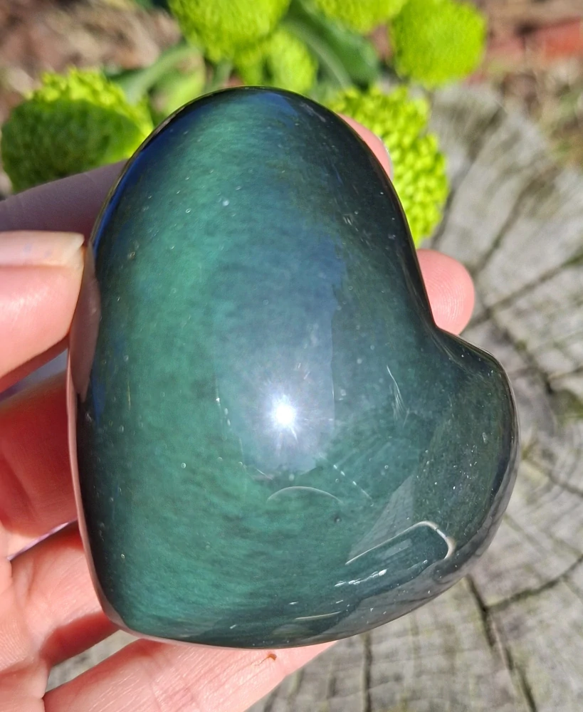 Duhový obsidián srdce se zelenými reflexemi 120g