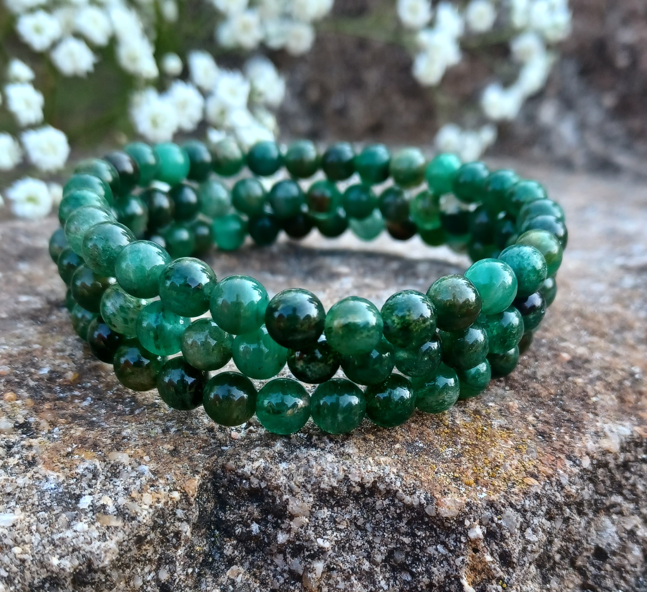 Fuchsit v křemeni náramek