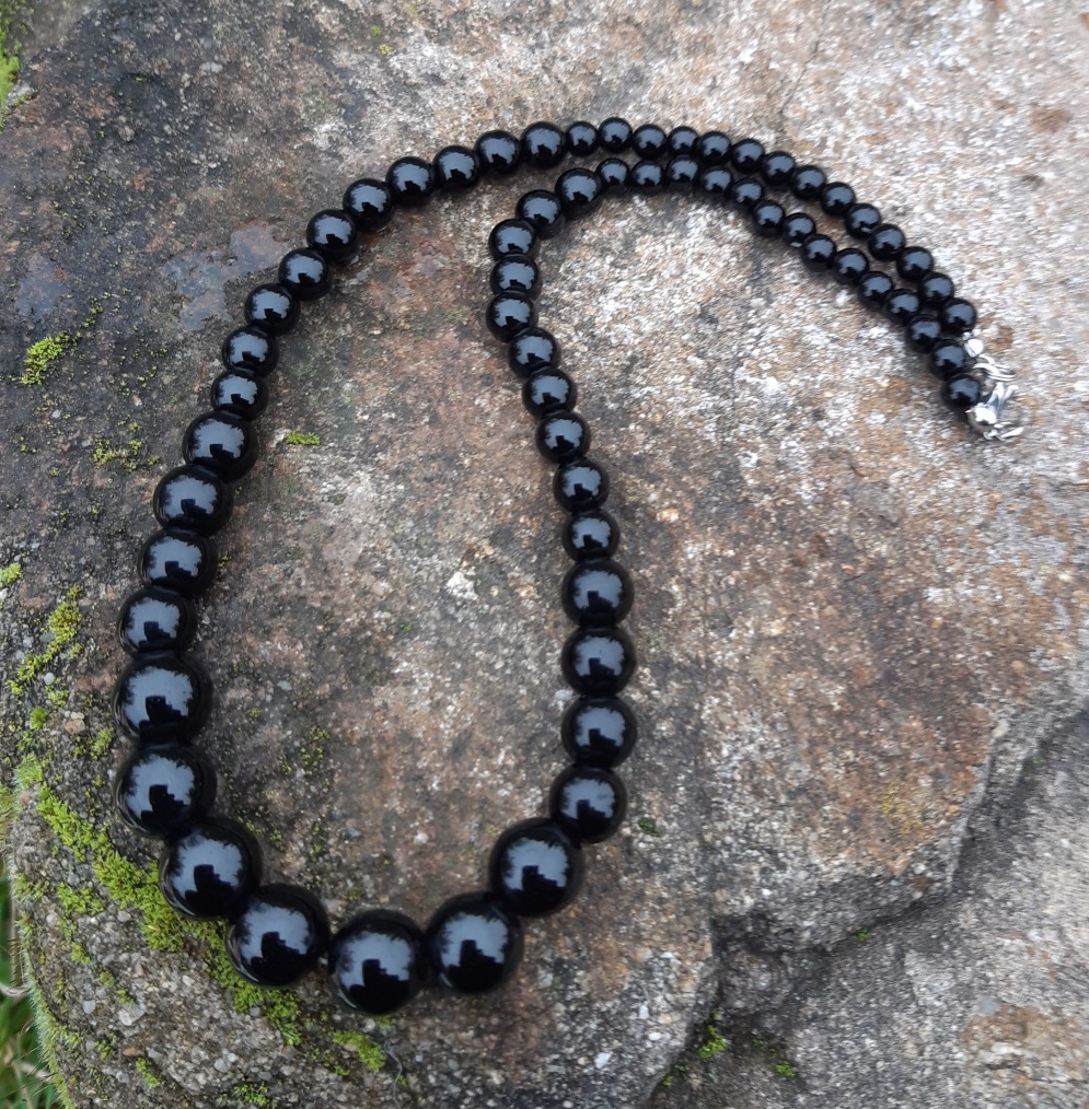 Obsidián náhrdelník postupný