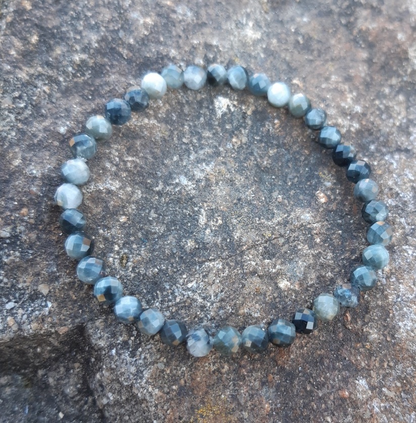 Tygří oko šedé (orlí oko) náramek 