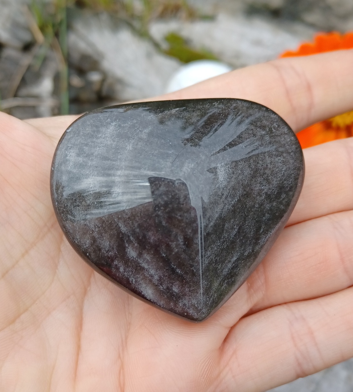 Obsidián stříbrný srdce 52g