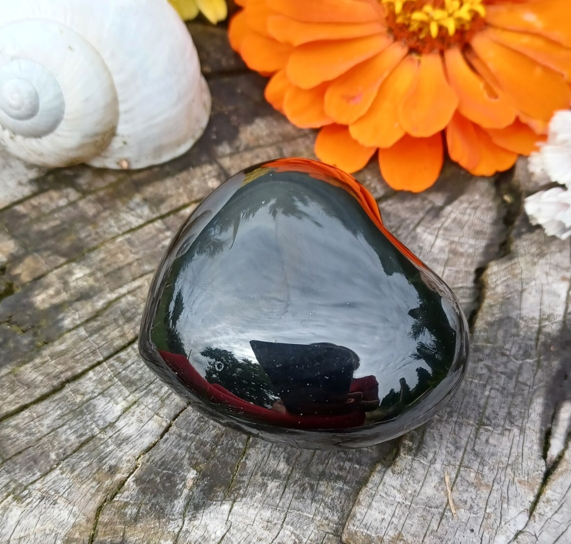 Obsidián duhový srdce 82g