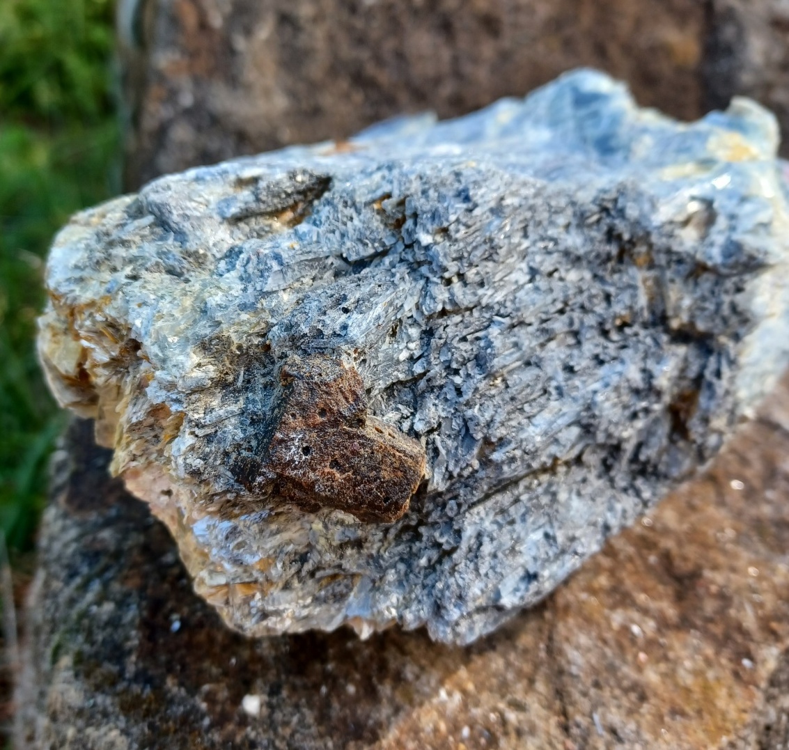 Kyanit, staurolit 2870g