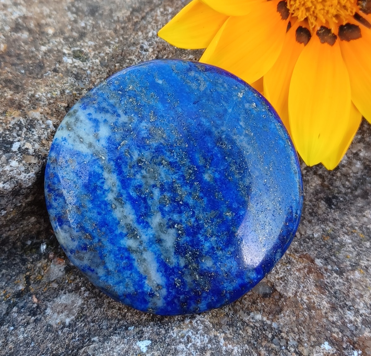Lapis lazuli hmatka 38g