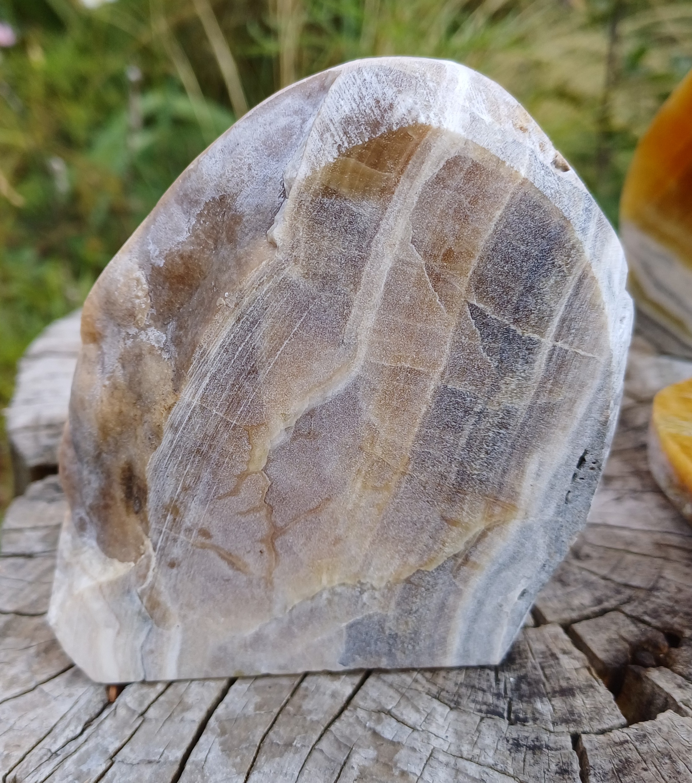 Aragonit leštěný řez 270g