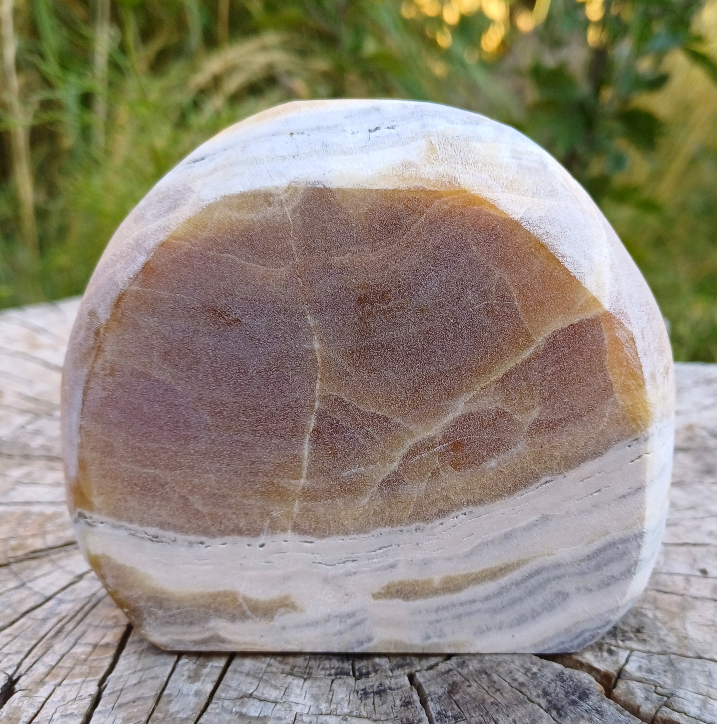 Aragonit leštěný řez 400g
