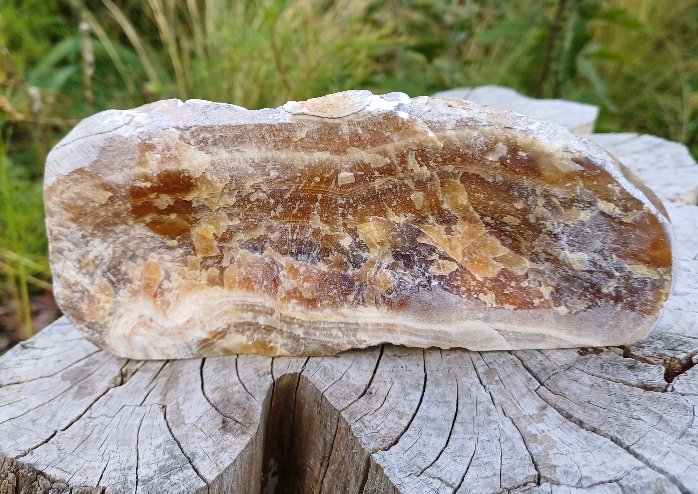 Aragonit leštěný řez 315g