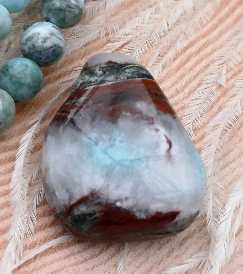 Larimar vrtaný valounek