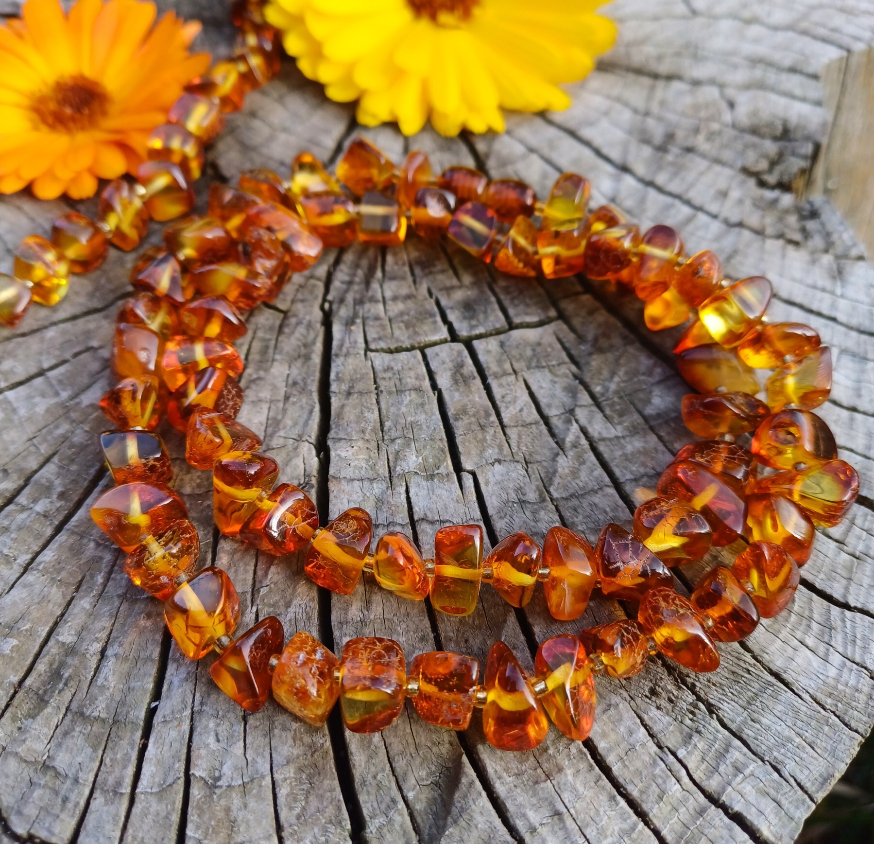 Jantar náhrdelník kostičky 47cm