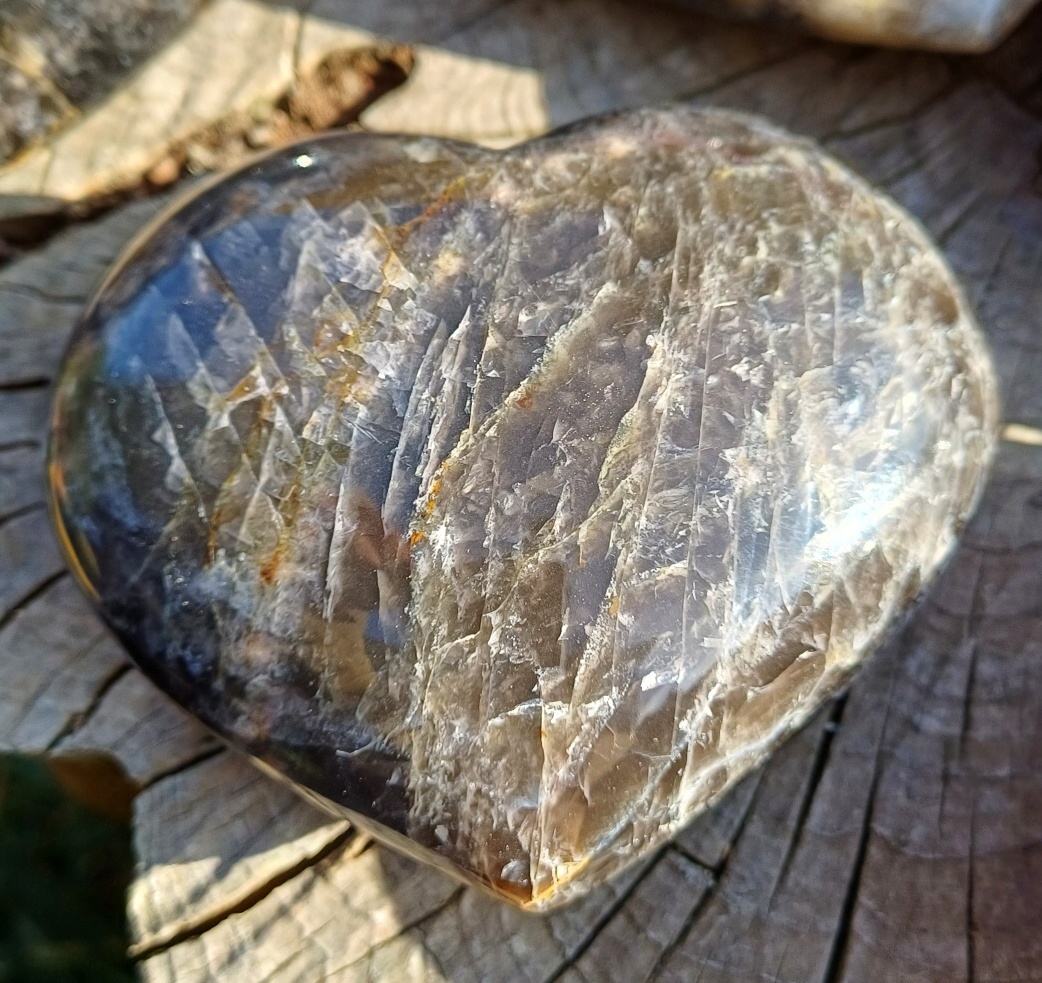 Černý měsíční kámen srdce 225g