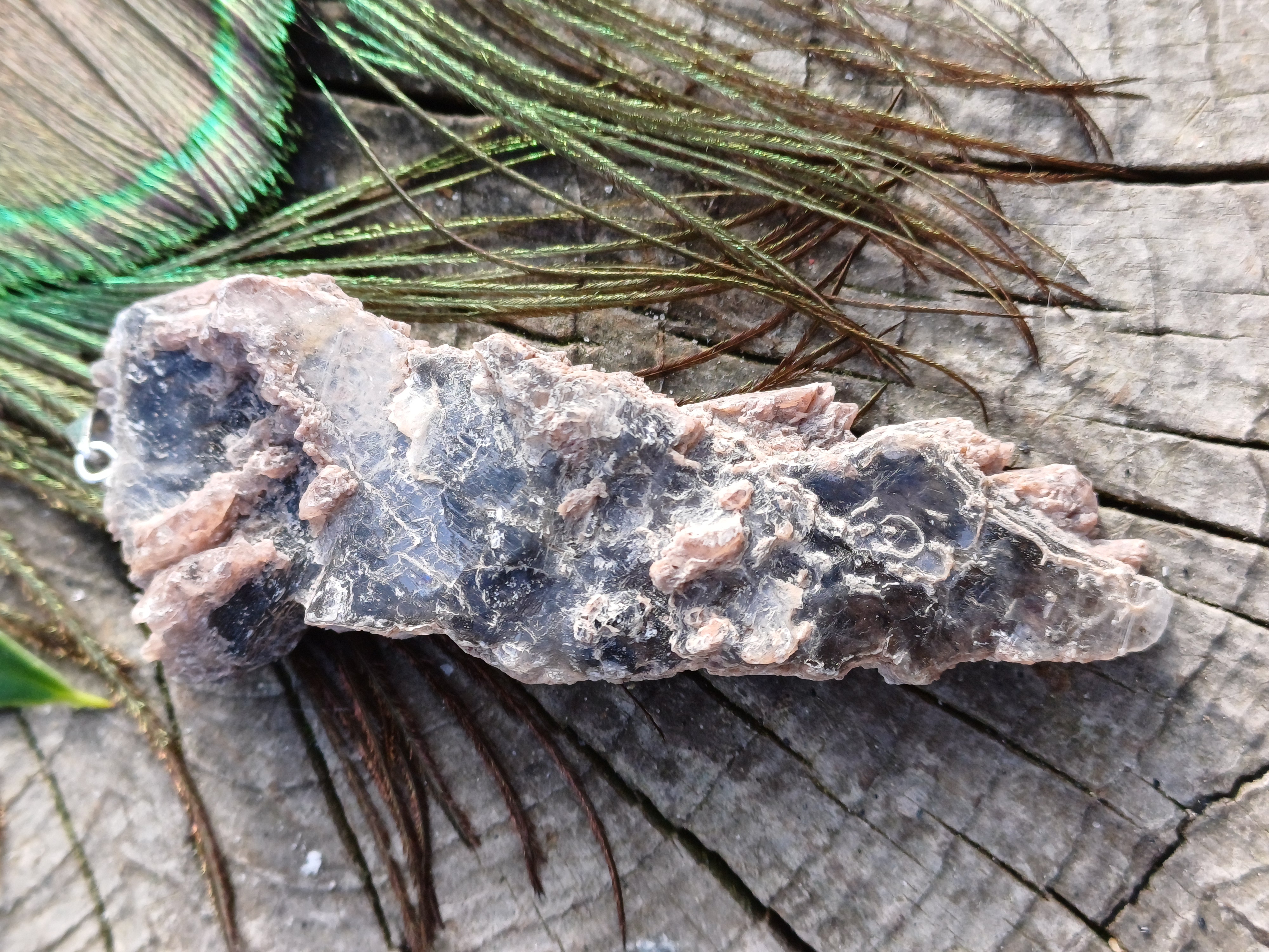 Sádrovec přívěsek