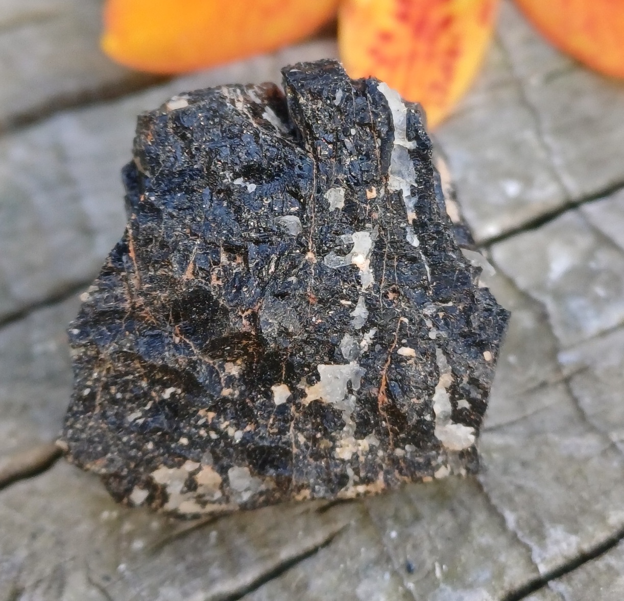 Turmalín skoryl Madagaskar 9g