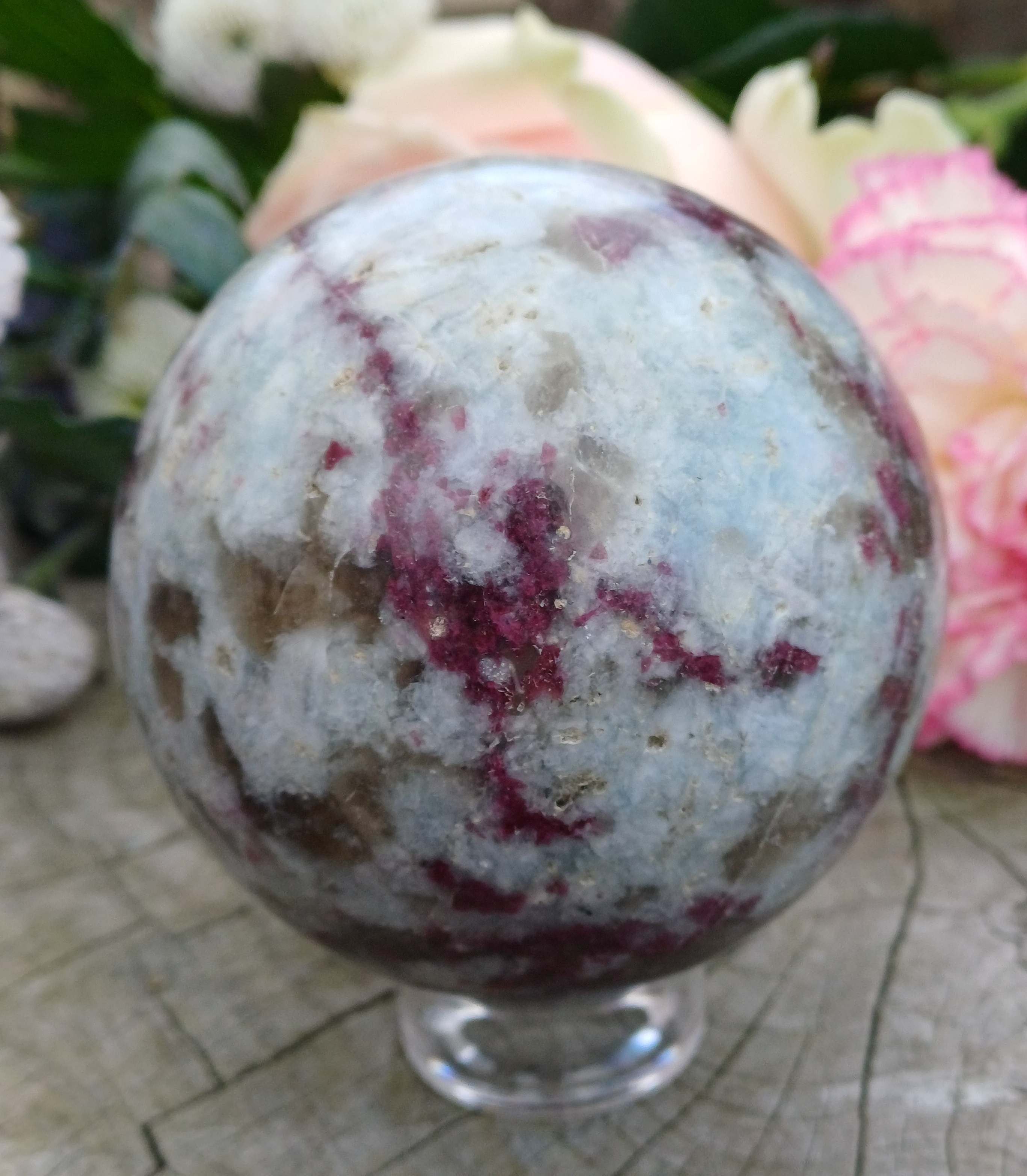 Rubelit v pegmatitu koule 6,8 cm