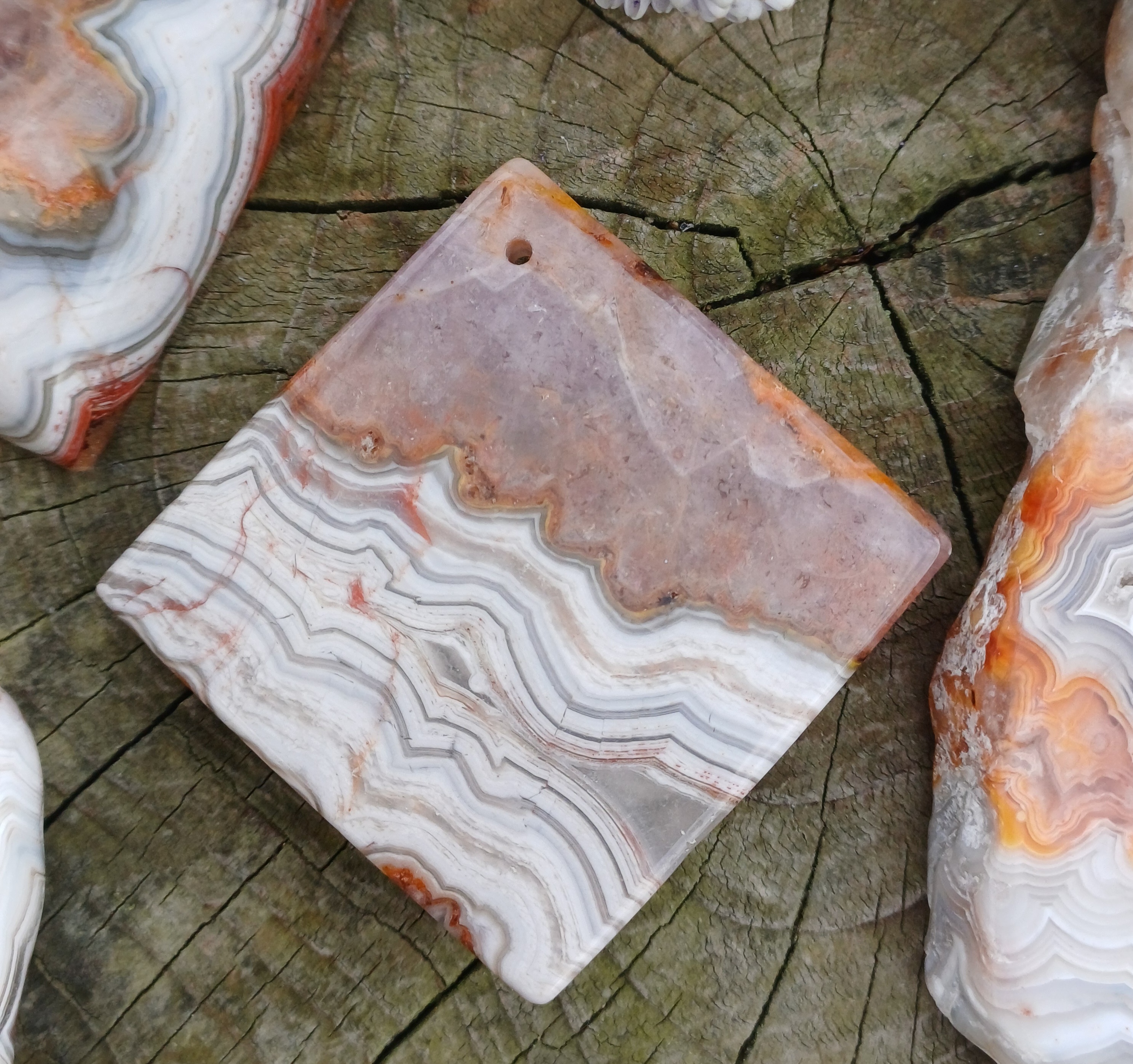 Ametyst, achát krajkový AAA čtverec vrtaný kámen