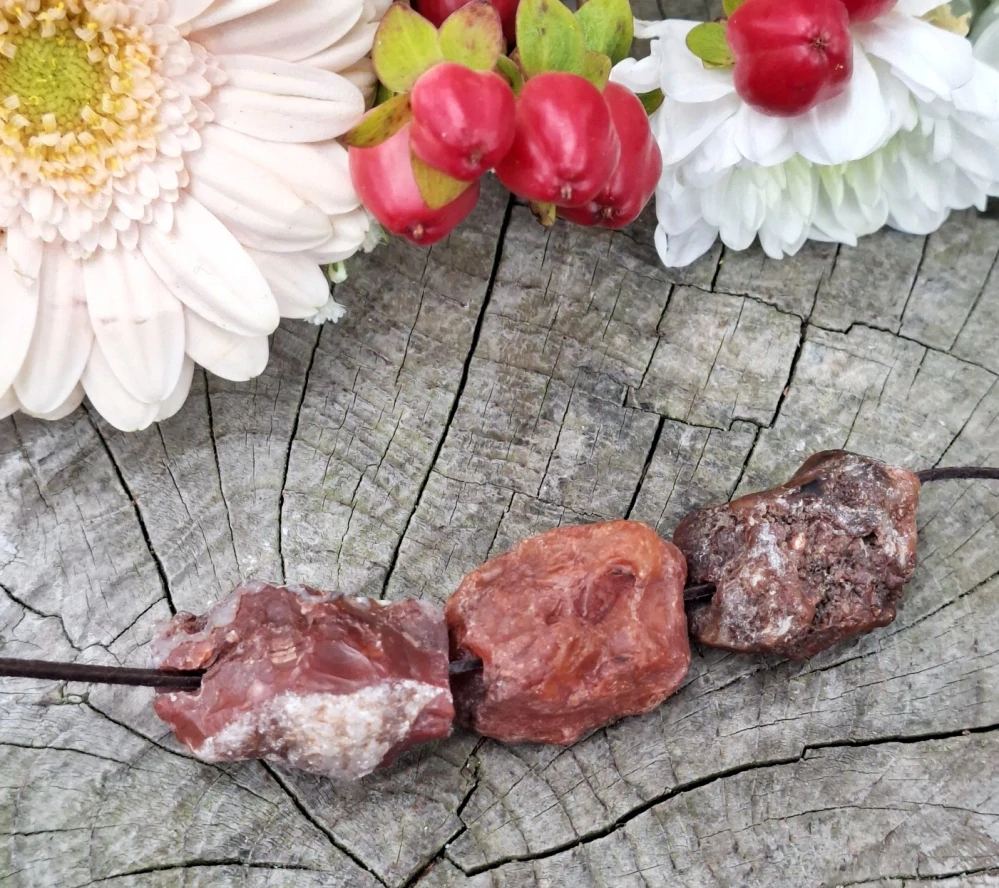 Karneol náhrdelník ze surových kamenů