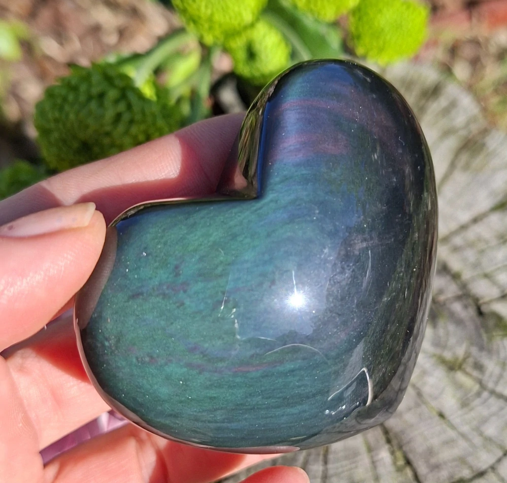 Duhový obsidián srdce se zelenými reflexemi 120g