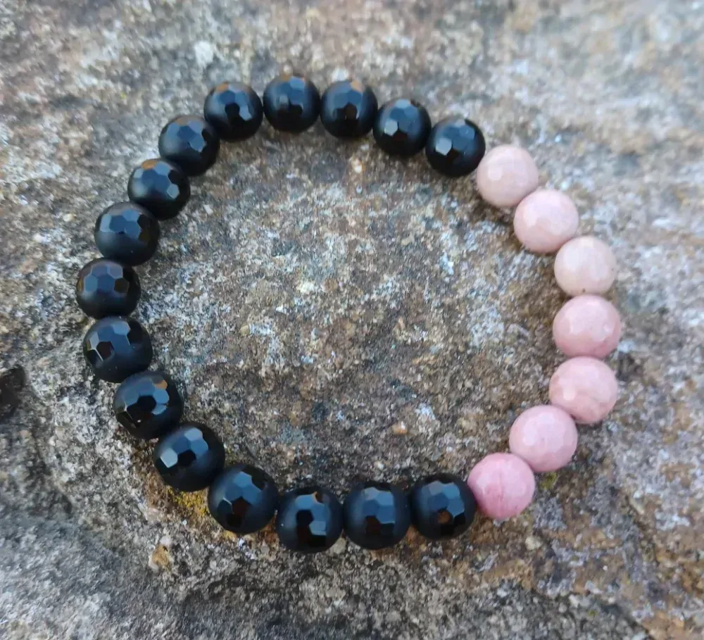 Růžový křemen s onyxem náramek