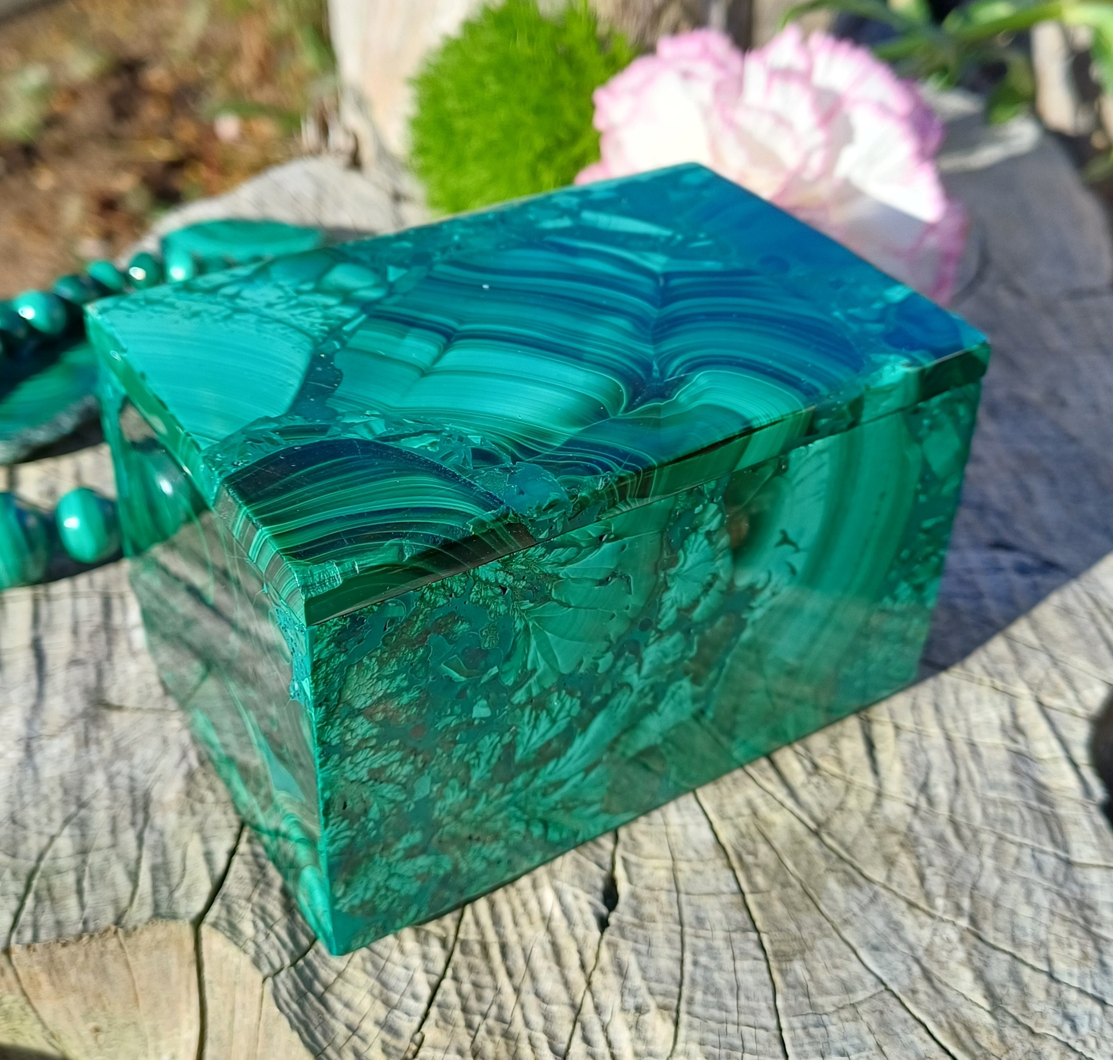 Malachitová skříňka