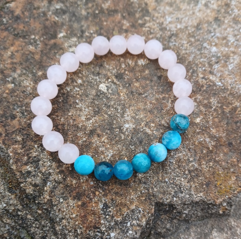 Růženín, apatit náramek