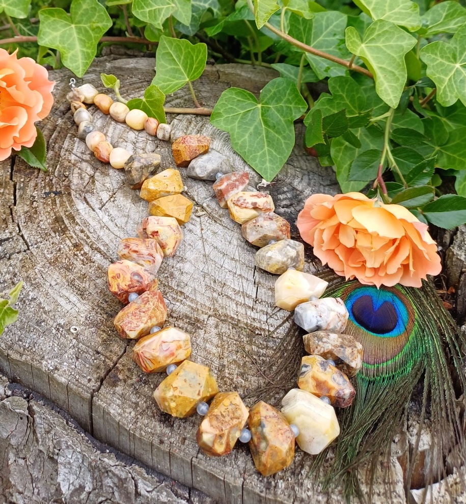 Achát krajkový náhrdelník