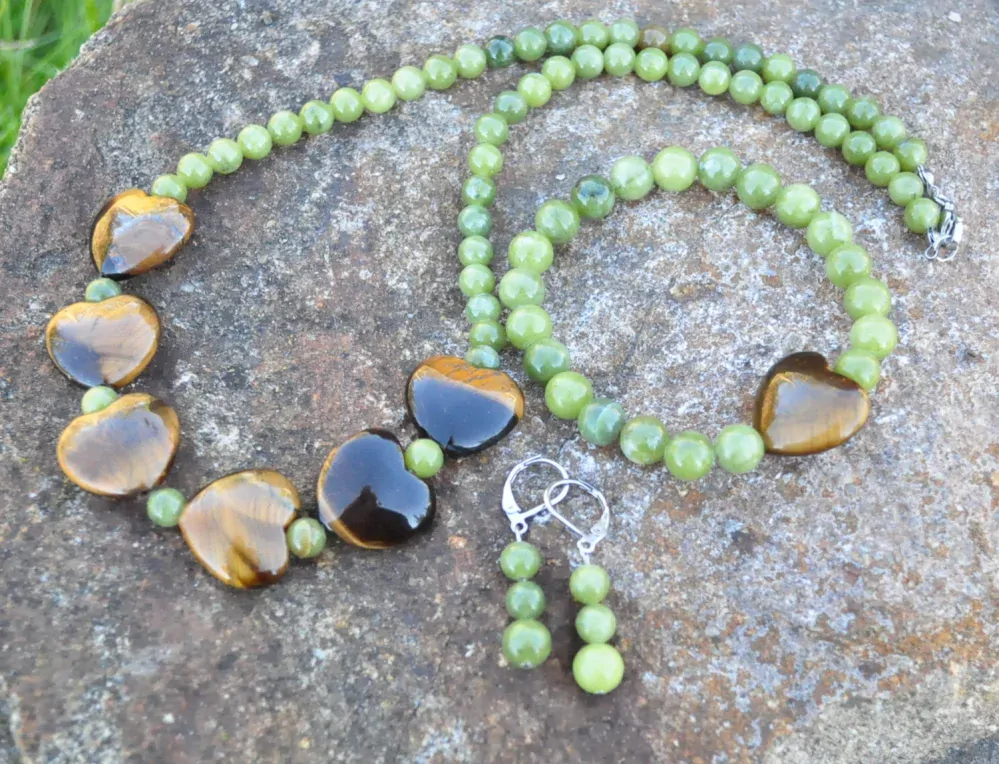 Antigorit s tygřím okem souprava