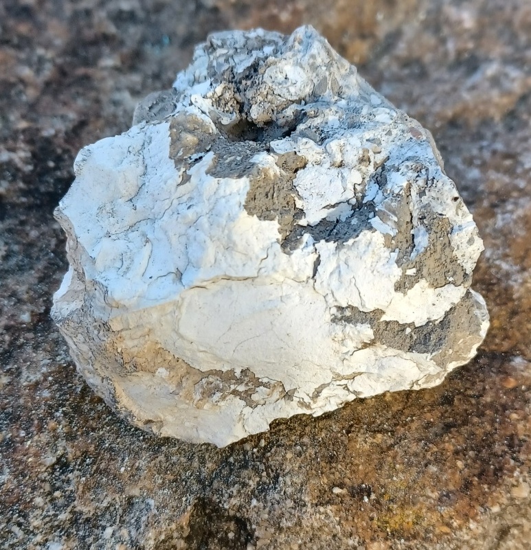 Magnezit 83g
