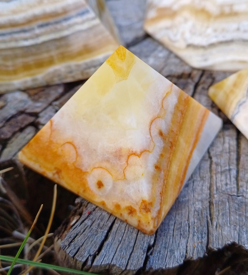 Aragonit pyramida