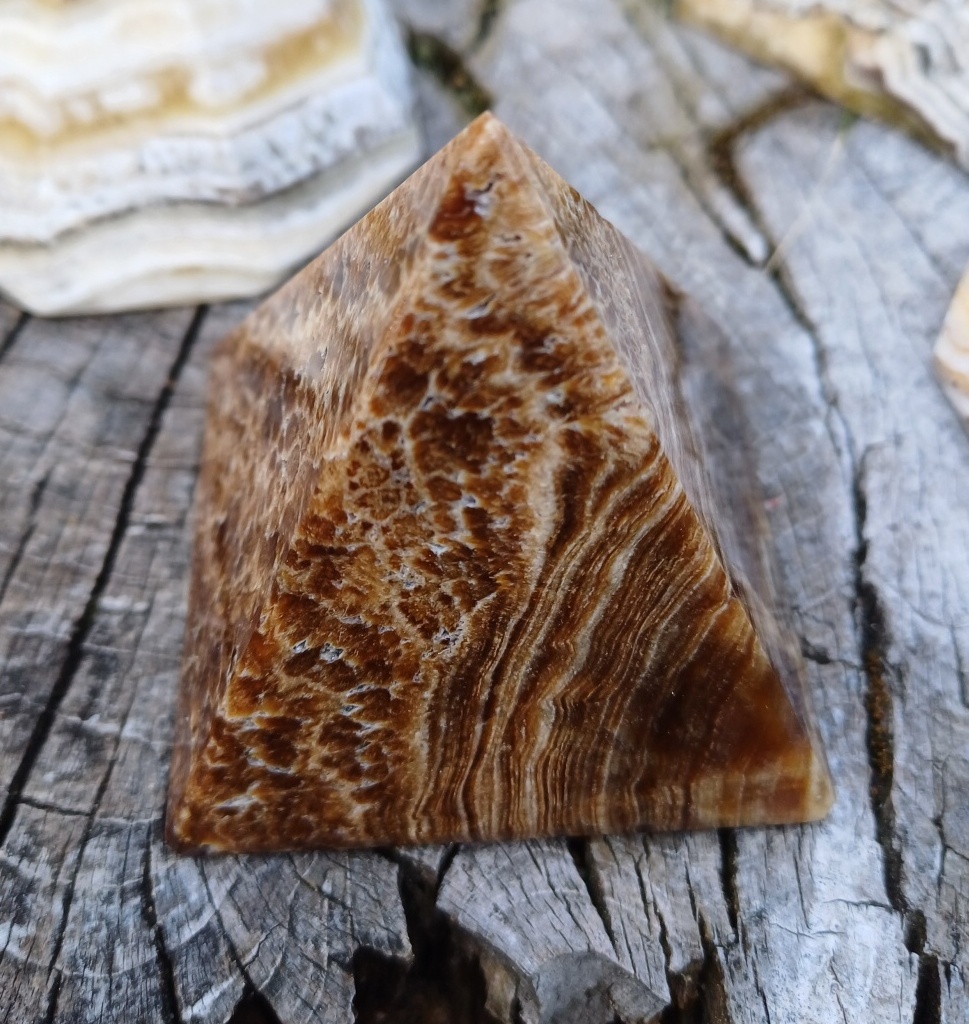 Aragonit pyramida
