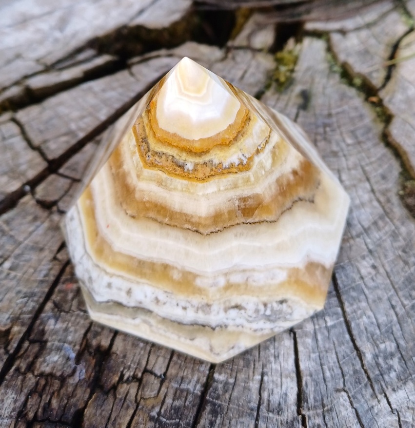Aragonit osmiboká pyramida