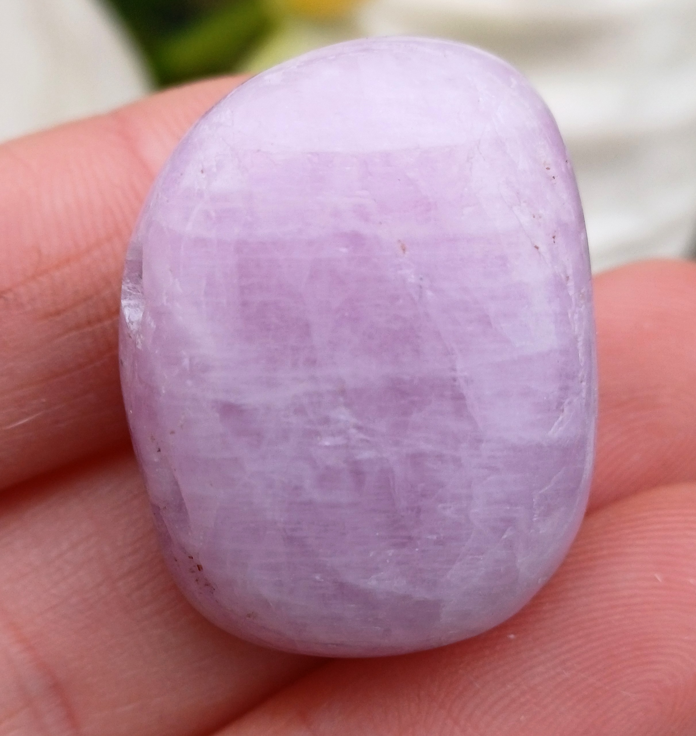 Kunzit AAA vrtaný valounek