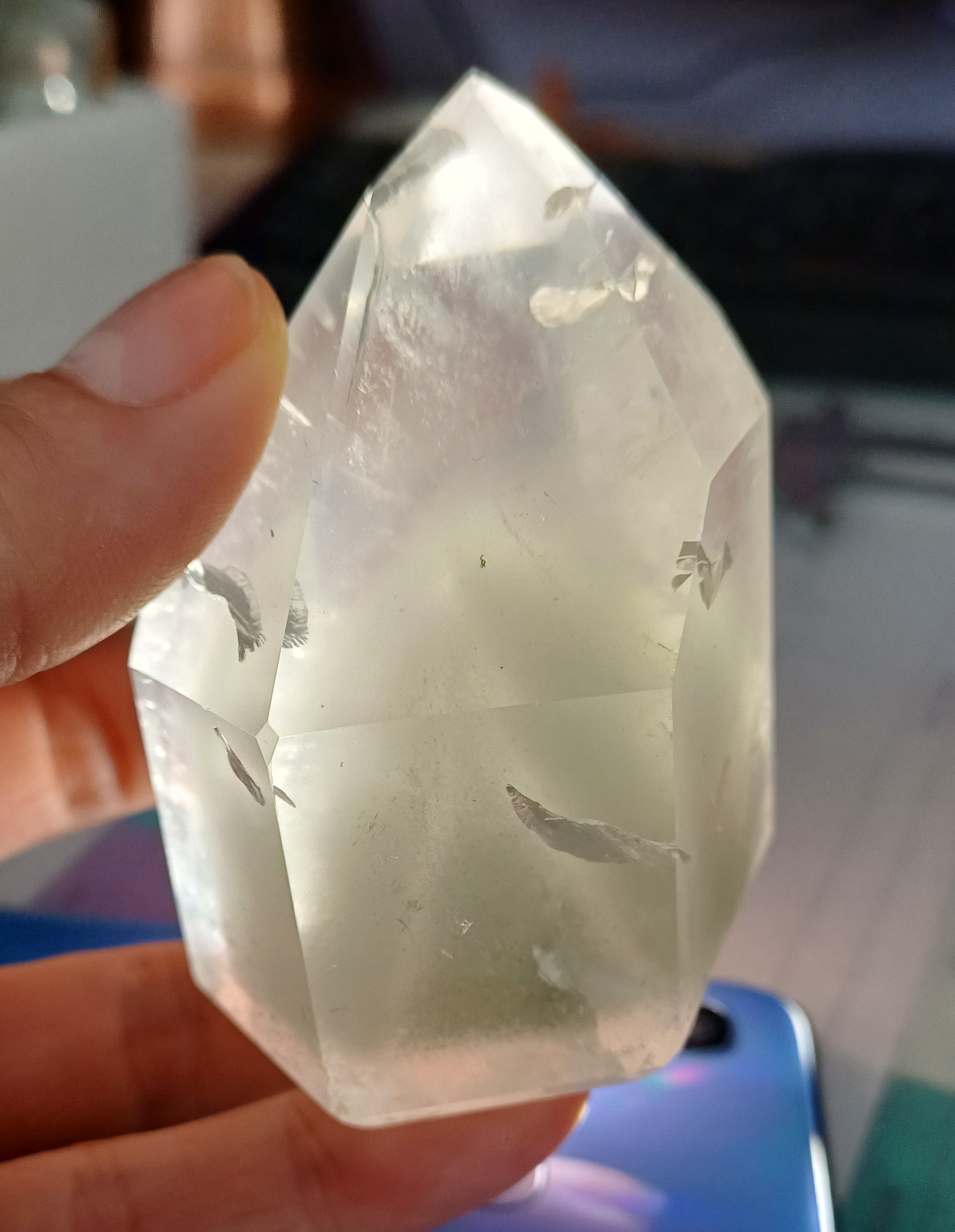 Křišťál fantom AAA broušený 185g