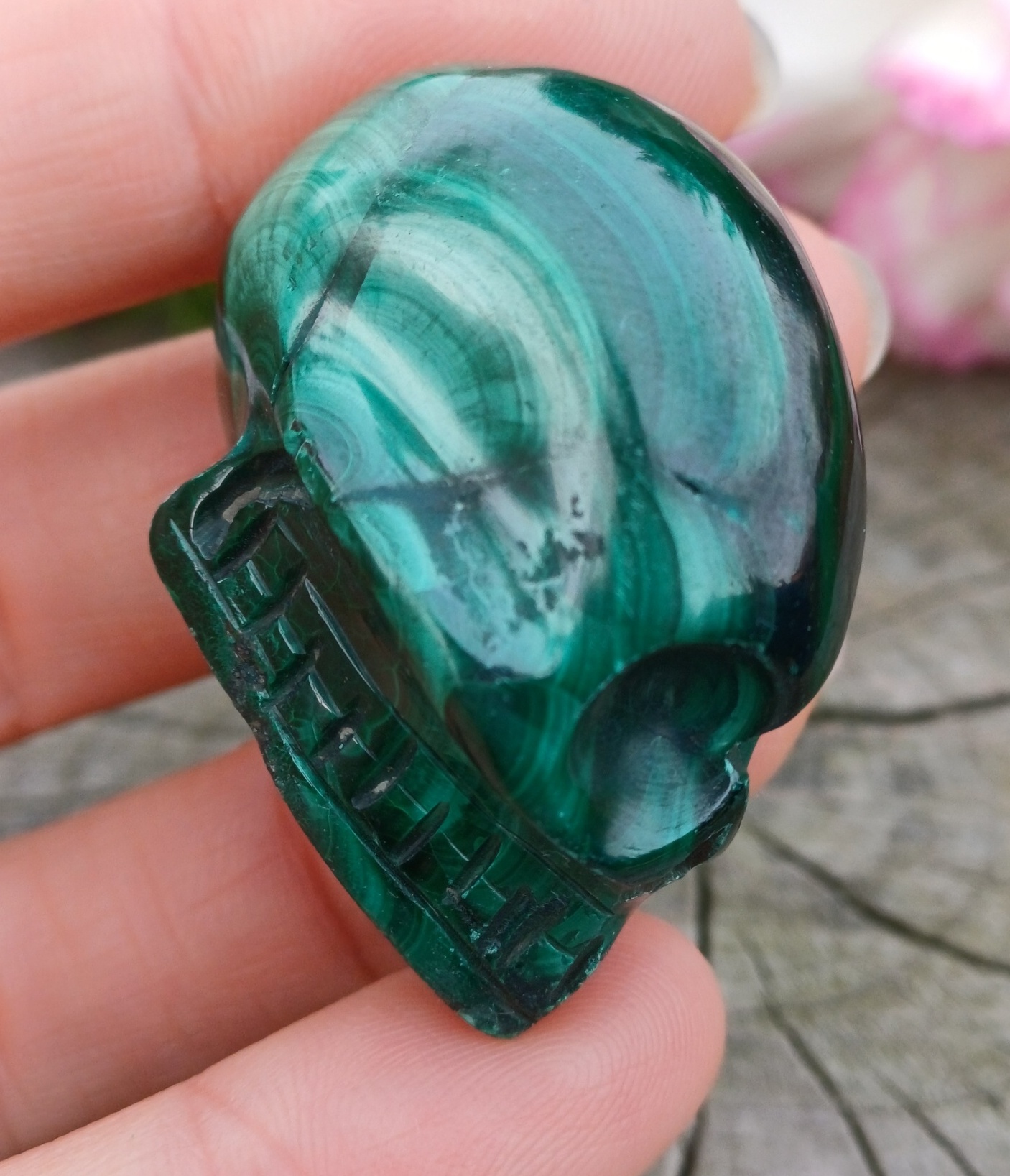 Lebka alien malachit 43g