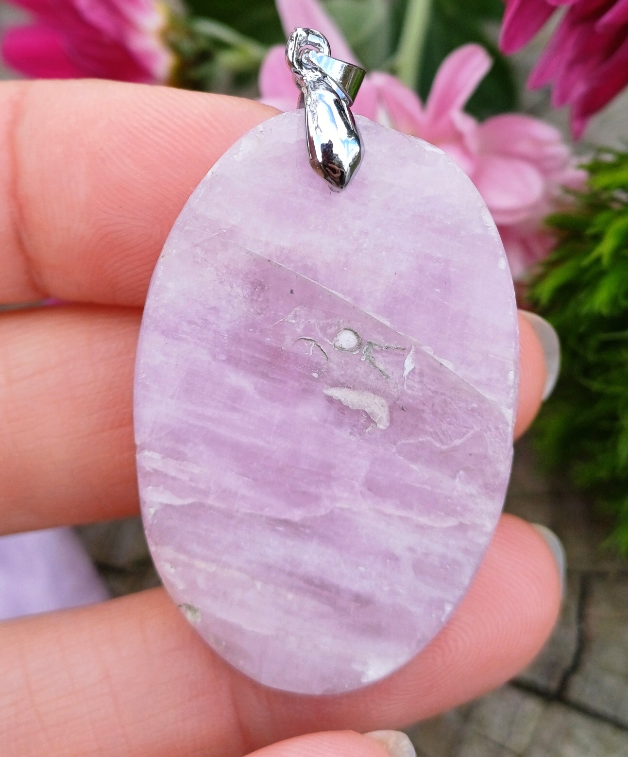 Kunzit přívěsek