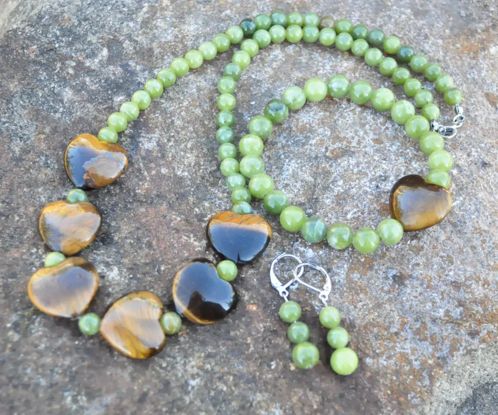 Antigorit s tygřím okem souprava