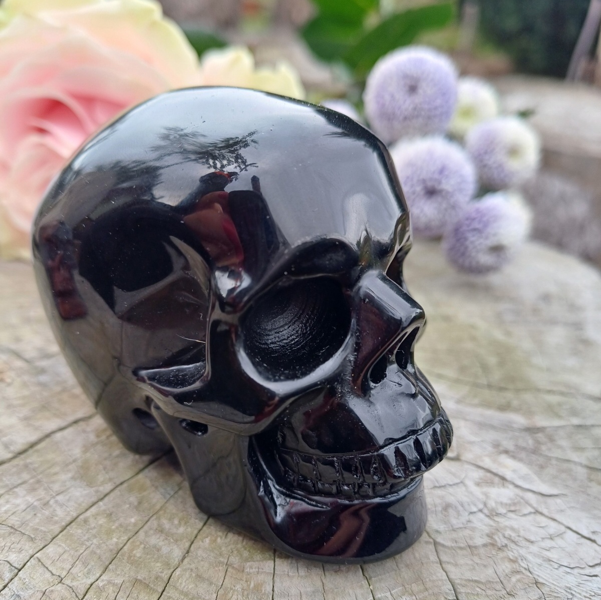 Lebka černý obsidián 275g