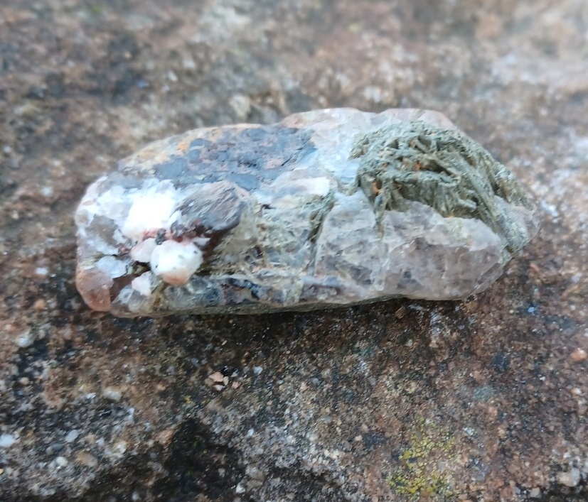 Záhněda, epidot 52g
