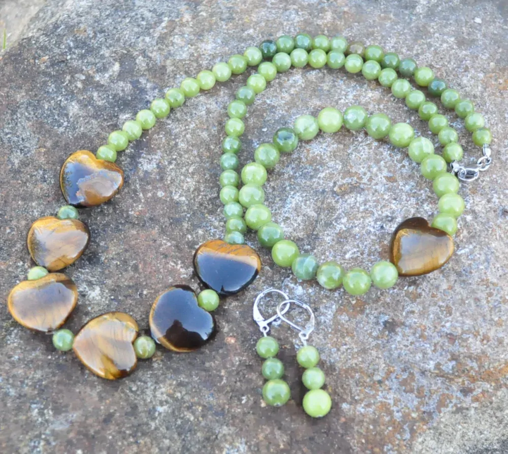 Antigorit s tygřím okem souprava