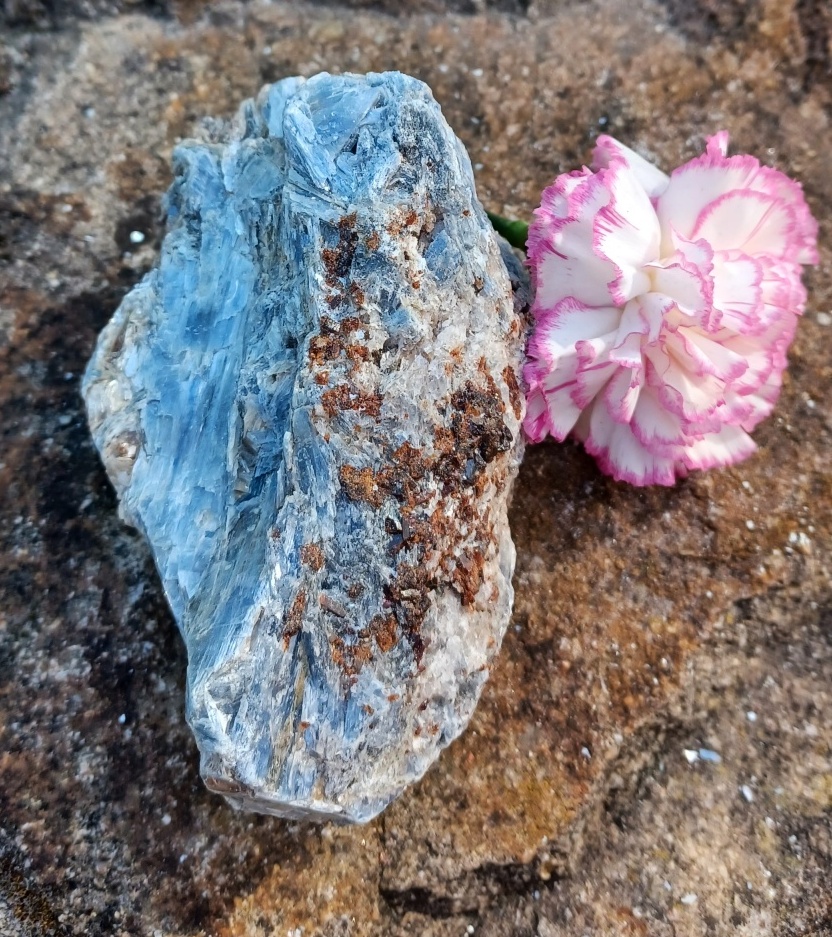 Kyanit, staurolit 800g