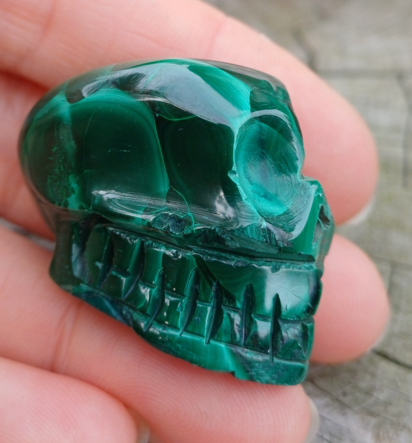Lebka alien malachit 39g