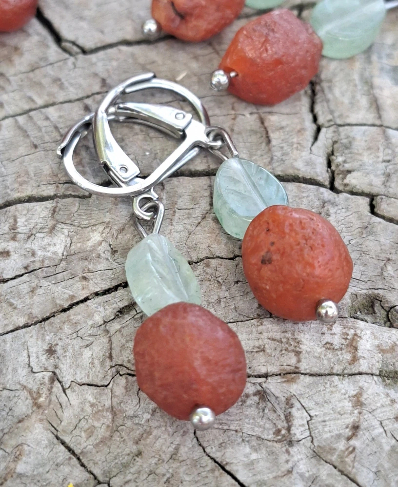 Karneol, avanturín náušnice 