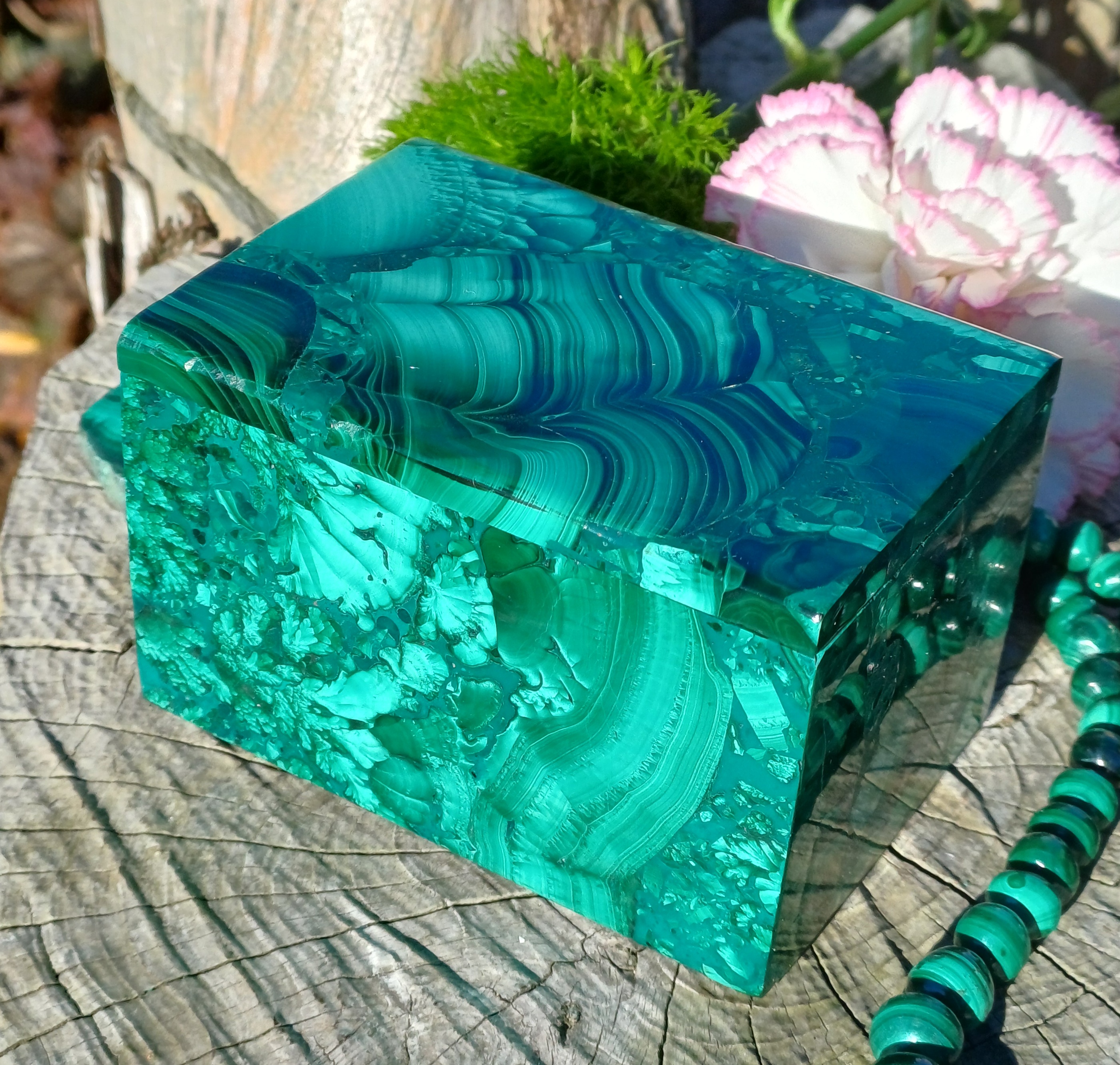 Malachitová skříňka