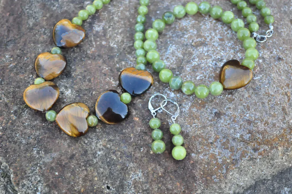 Antigorit s tygřím okem souprava