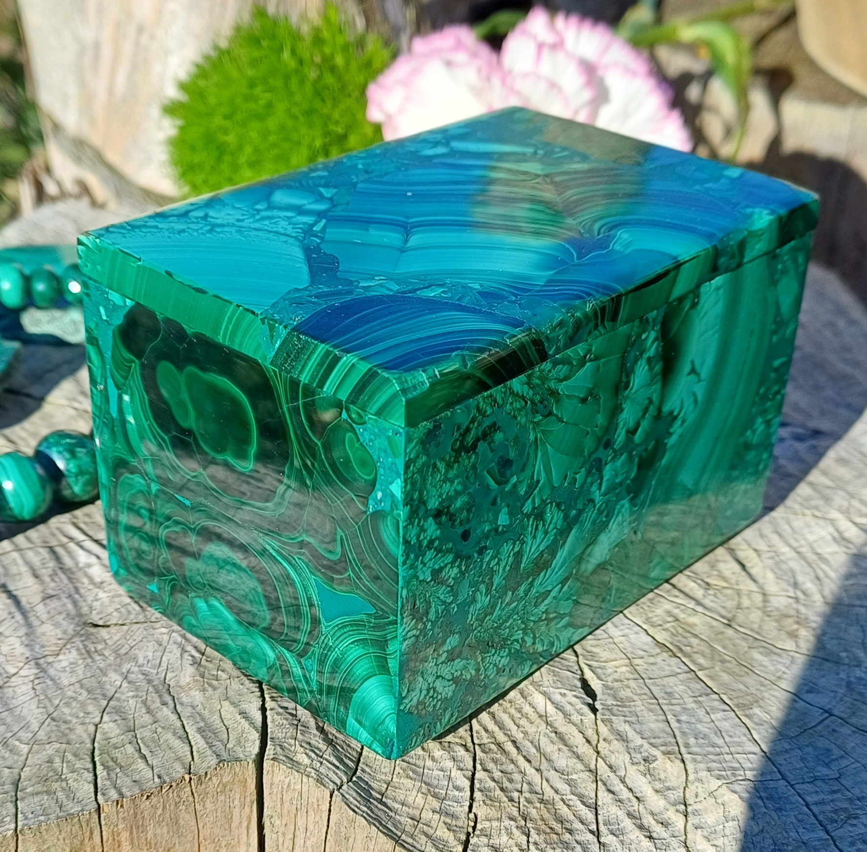 Malachitová skříňka