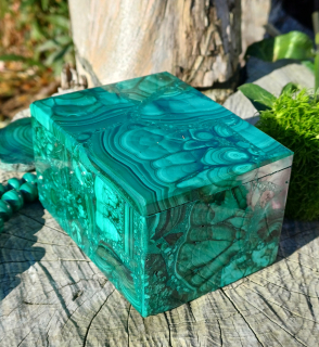 Malachitová skříňka