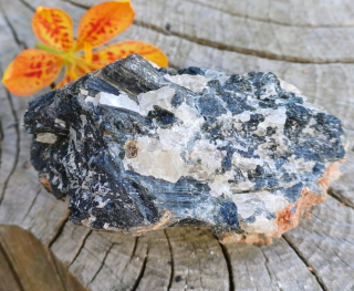 Turmalín skoryl Madagaskar 85g