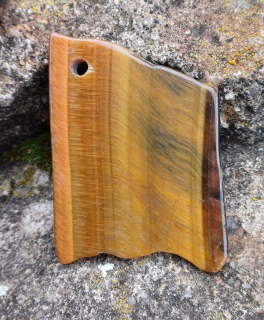 Tygří oko vrtaný kámen