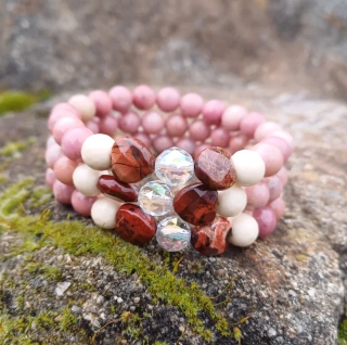 Růžový křemen, fosilní korál,červený jaspis náramek