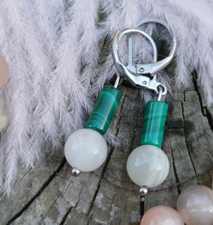 Malachit, měsíční kámen náušnice