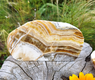 Aragonit leštěný řez 390g